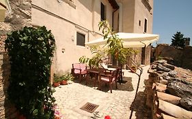 Sotto Il Castello